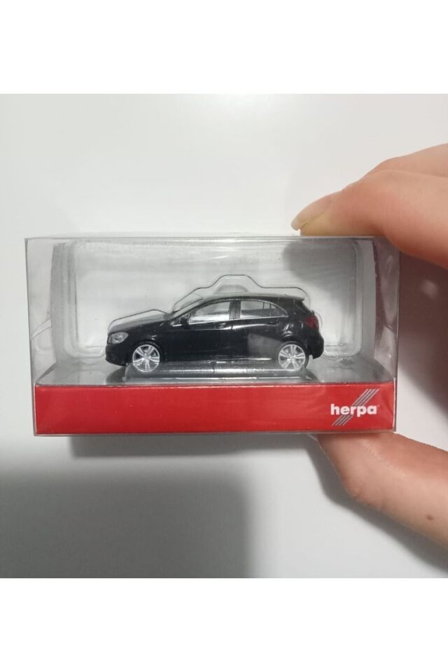 1/87 Ho Mercedes Benz A-klasse --028264