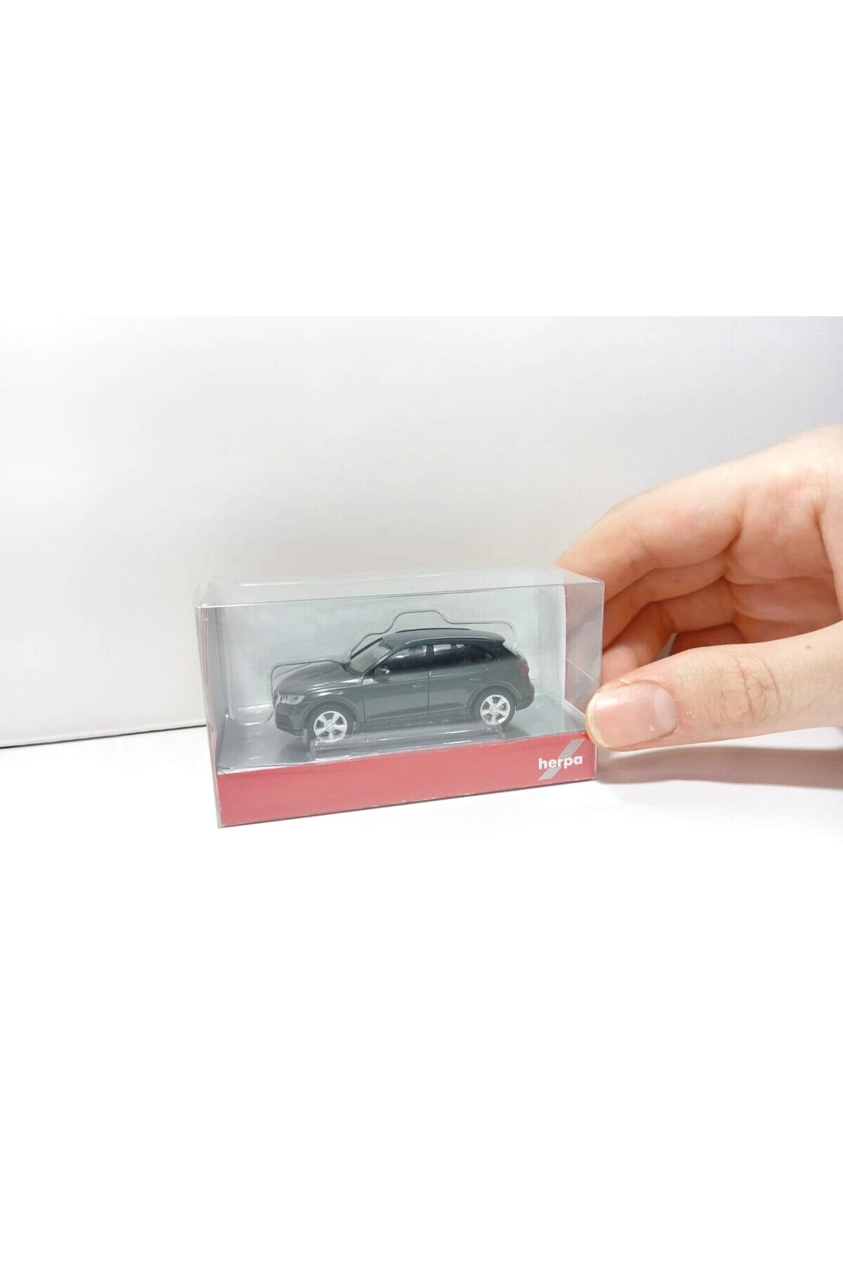 1/87 Ho Audi Q5 , Manhattan gri/ Minyatür Plastik Model