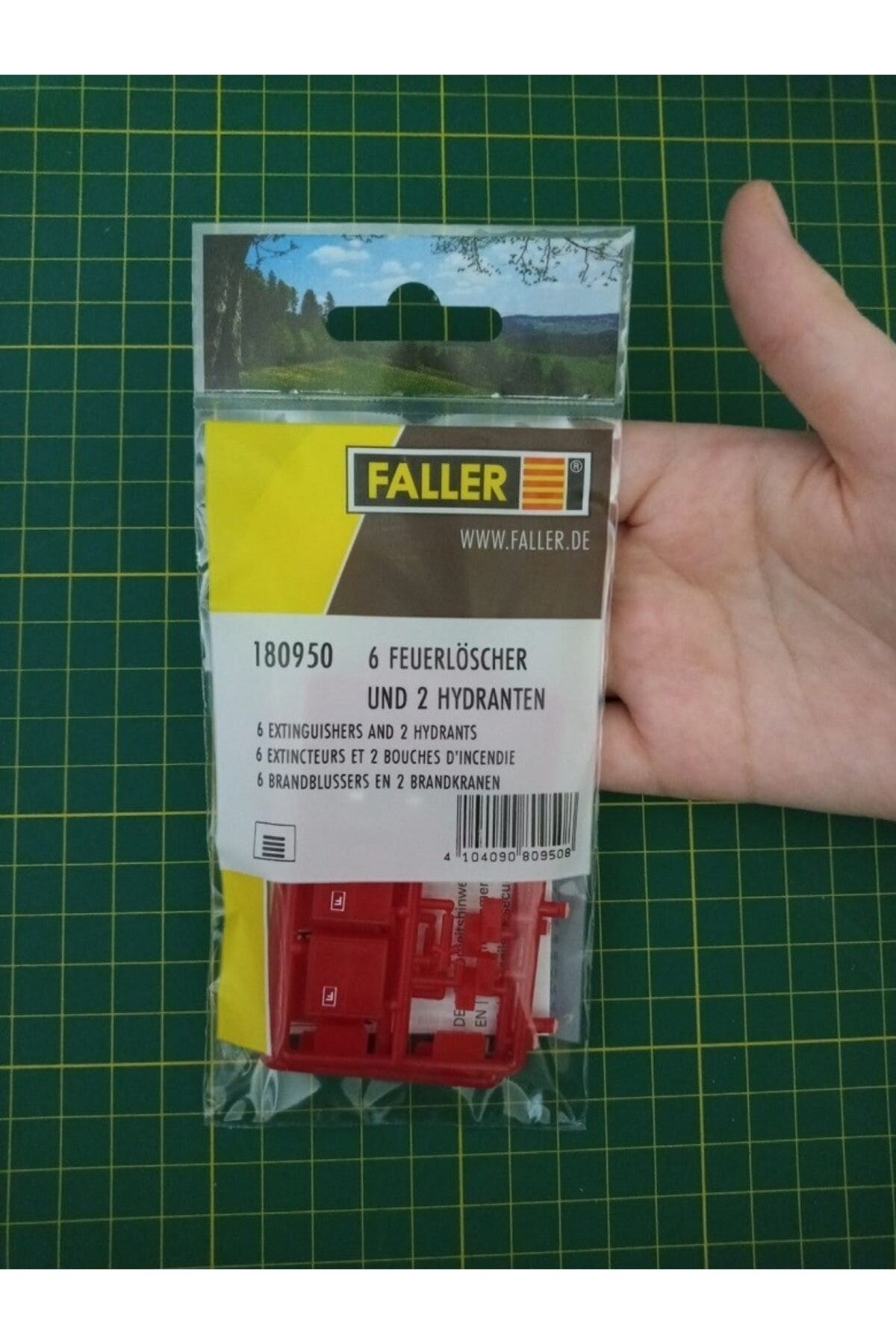 1:87 Ho Yangın Tüpleri , Dolaplar Ve 2 Hidrant  Plastik Maketi