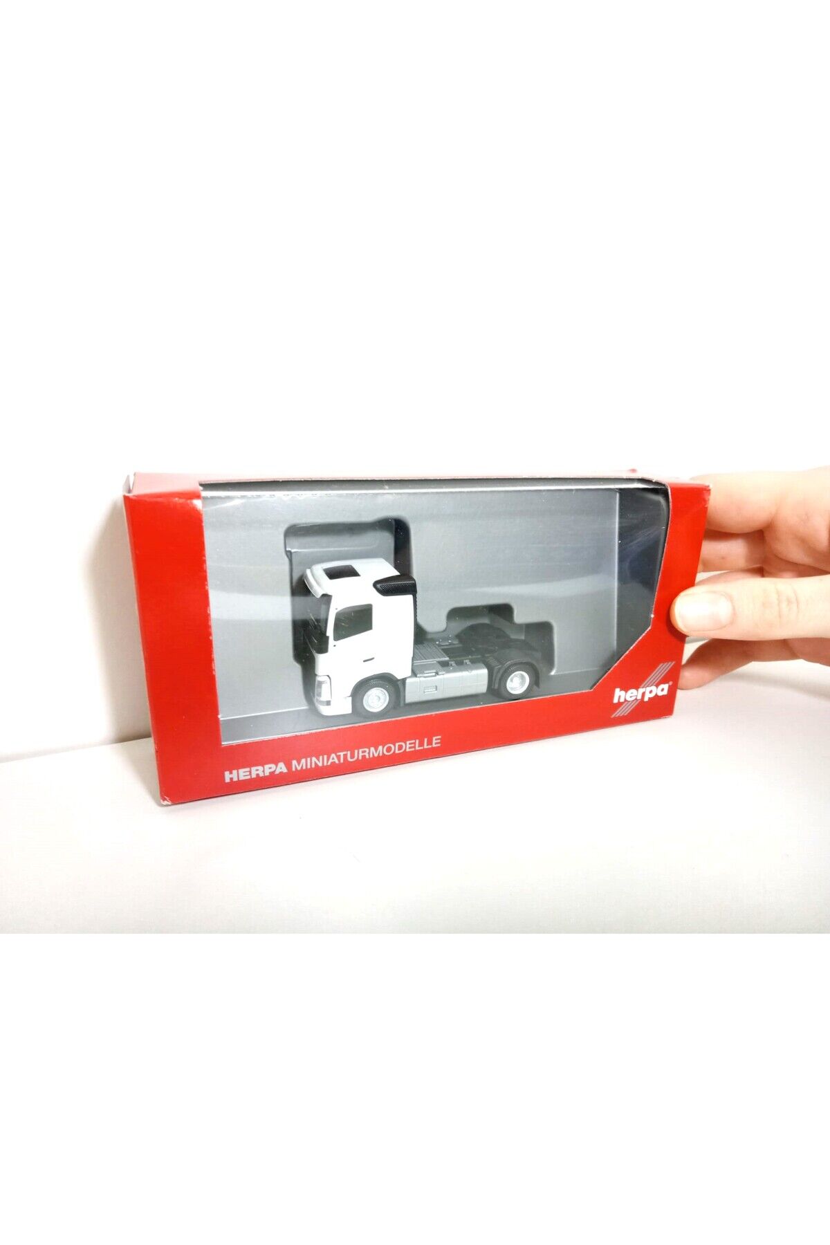 1:87 Ho Herpa Volvo FH Çekici ( Minyatür Model )