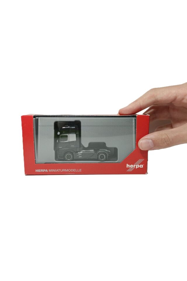 1:87 Ho Mercedes-Benz Actros Gigaspace çekici Siyah (Minyatür Plastik Model )