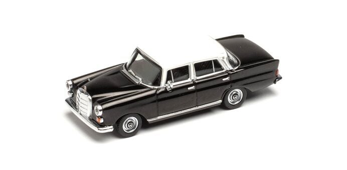 1/87 Ho Mercedes-Benz 200 / Minyatür Plastik Model