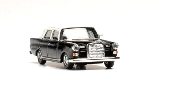 1/87 Ho Mercedes-Benz 200 / Minyatür Plastik Model